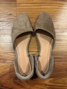 Old Navy size 9 Suede D'Orsay Flats — Taupe